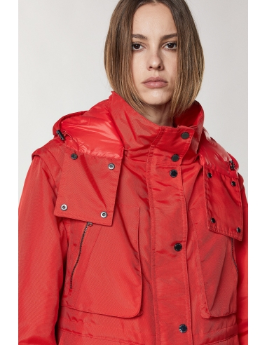 CHAQUETA TÉCNICA DE NAILON