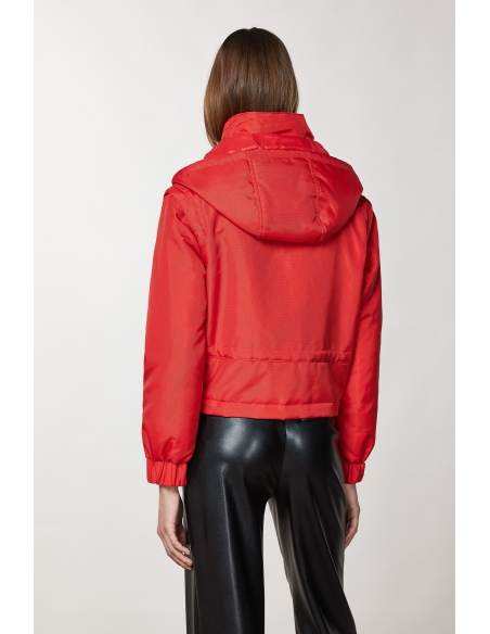 CHAQUETA TÉCNICA DE NAILON