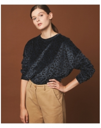 JERSEY TARAH DE TERCIOPELO ESTAMPADO LEO